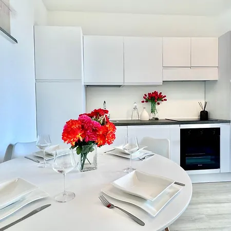 ホテル Mirage & *